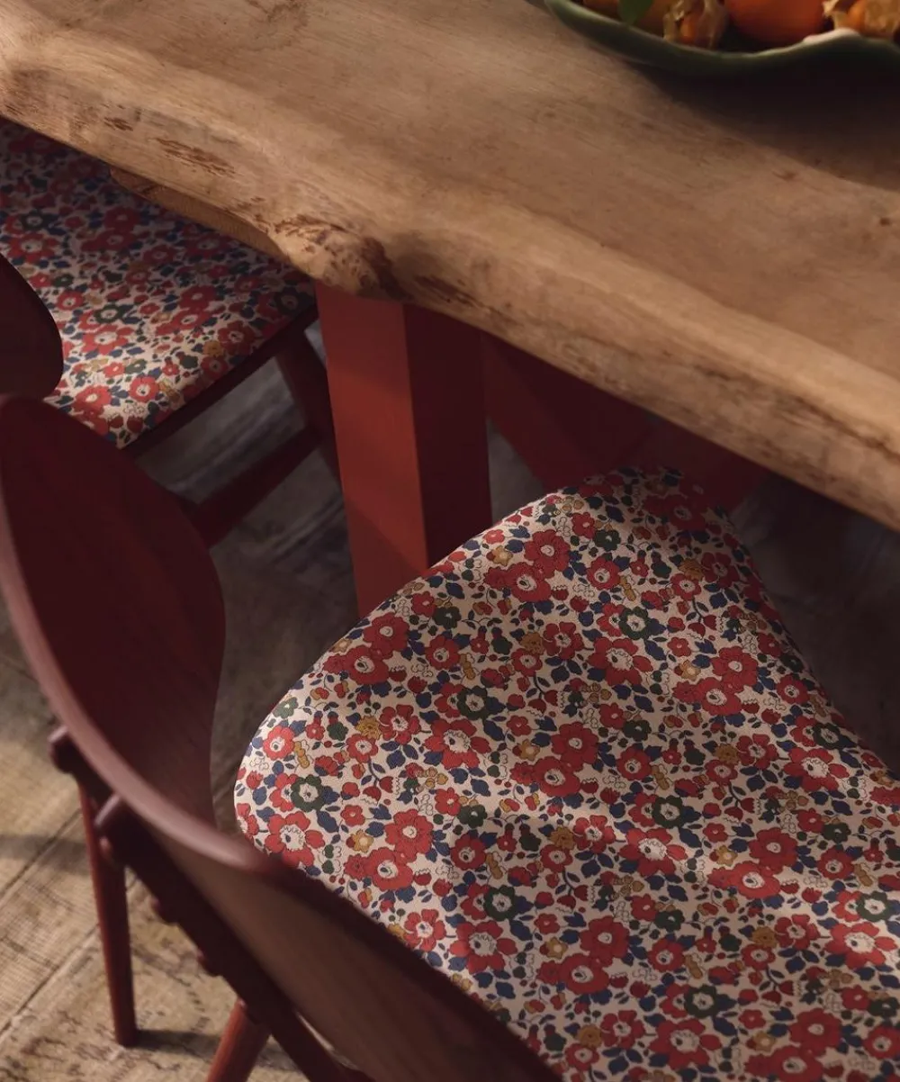 Liberty Interiors Furnishing Fabrics^Betsy Flora Cotton in Red Lac