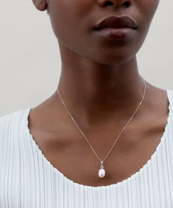Kojis Necklaces|Necklaces^18ct White Gold Pearl and Diamond Pendant Necklace