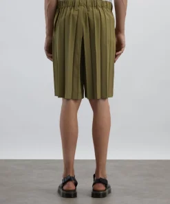 HOMME PLISSÉ ISSEY MIYAKE Shorts^EDGE ENSEMBLE Khaki Pleated Shorts