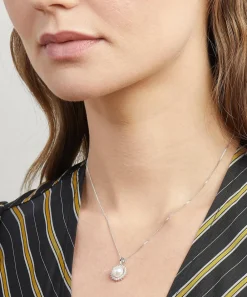 Kojis Necklaces|Necklaces^Pearl and Diamond Cluster Pendant Necklace